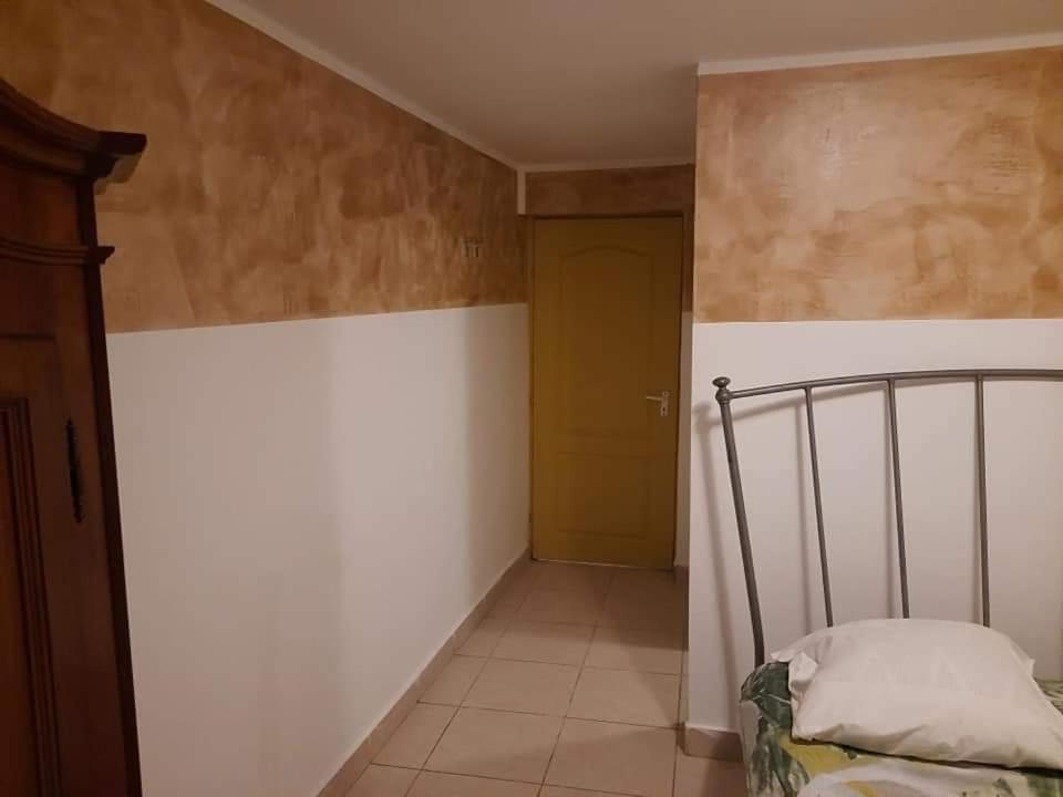 Alfredo Hostel Craiova Buitenkant foto