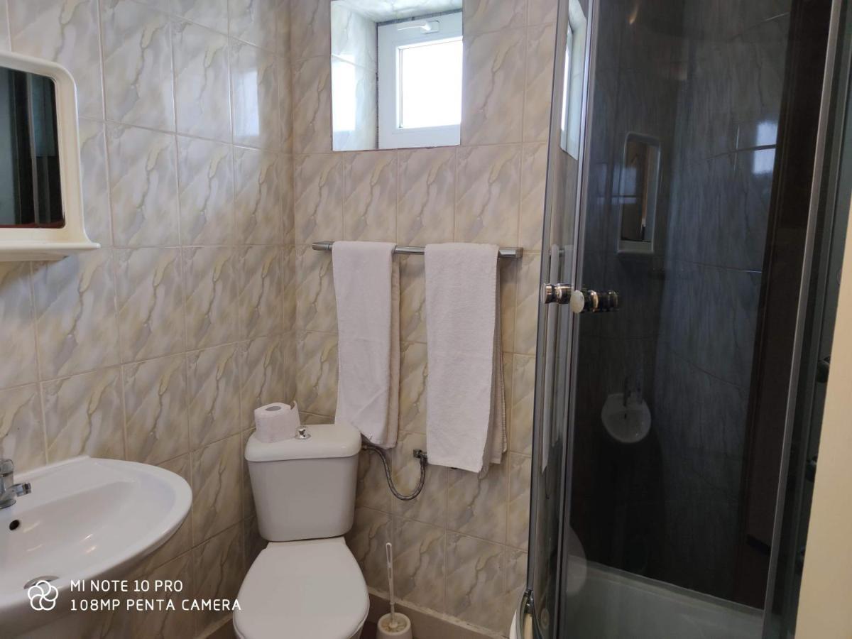 Alfredo Hostel Craiova Buitenkant foto